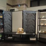 「京唐紙」を使用した屏風と襖をインテリアにアクセントに。大阪マルキン家具で展示