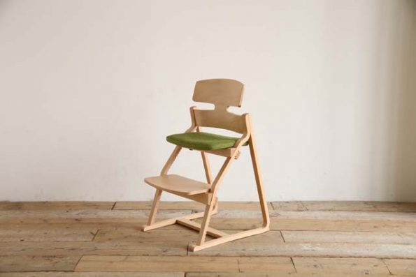 アップライトチェア （UPRIGHT CHAIR）おすすめ子供椅子 子供の姿勢を 