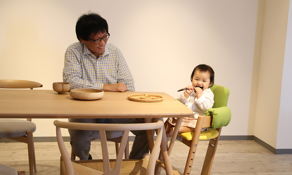ローテーブルからダイニングテーブルへ 大阪マルキン家具は生活スタイルの変化にもお応えします おしゃれなインテリアショップ 大阪 マルキン家具