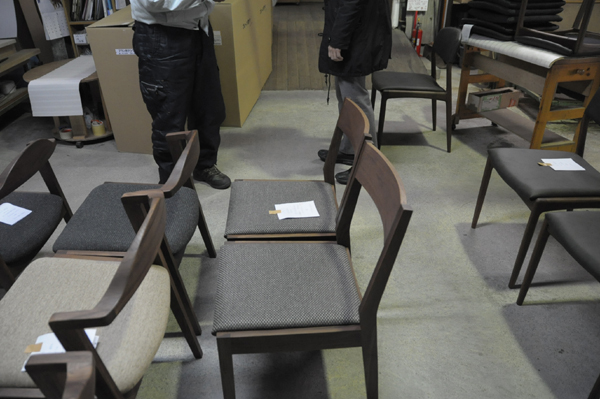 日本製椅子メーカー、シキファニチアの工場　行程　梱包･出荷2
